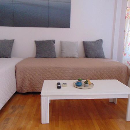 Lovely Equipped Apartment In Kallithea Atenas Exterior foto