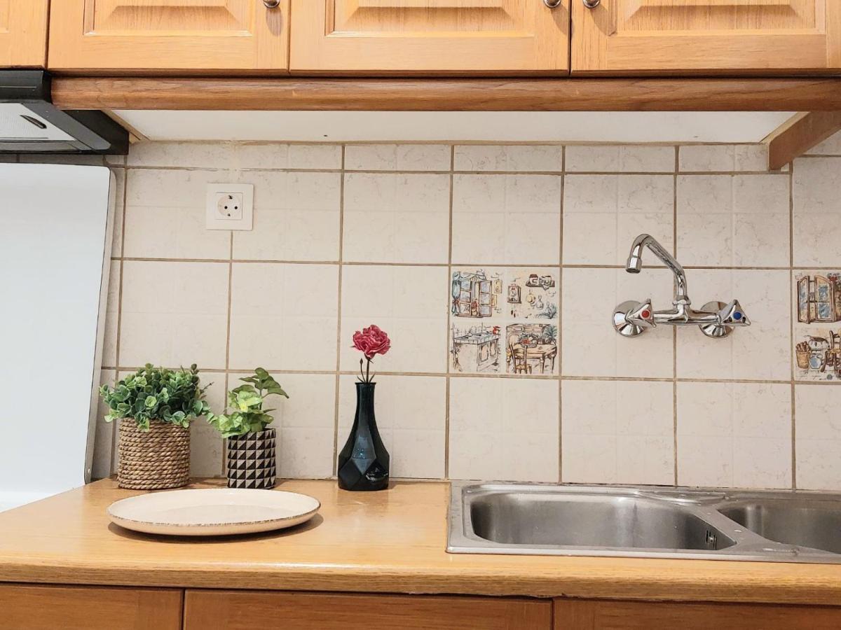 Lovely Equipped Apartment In Kallithea Atenas Exterior foto